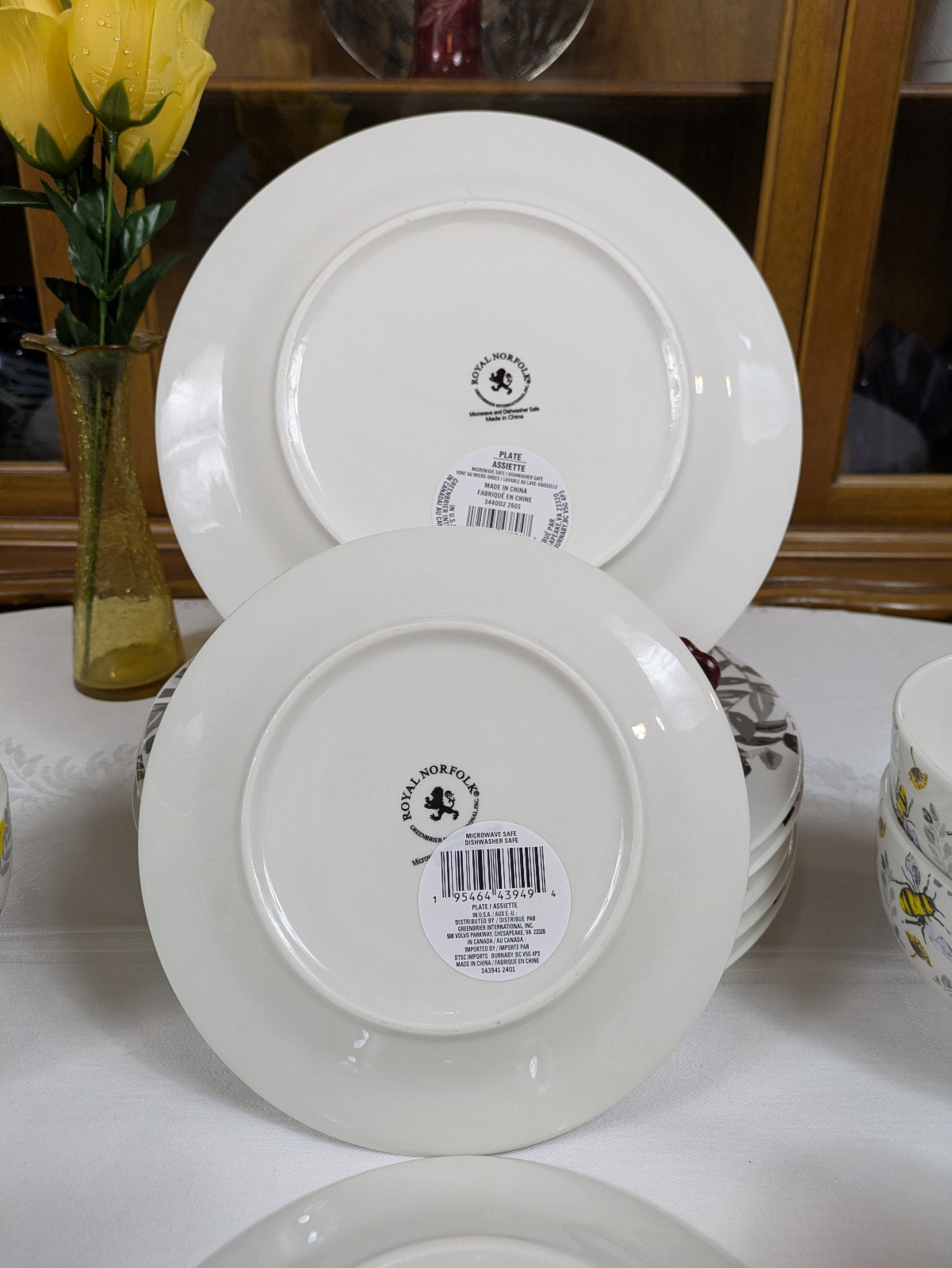 24 ROYAL NORFOLK BUMBLEBEE & FLOWERS Service for 6, Dinner Salad Plate Bowl Mugs