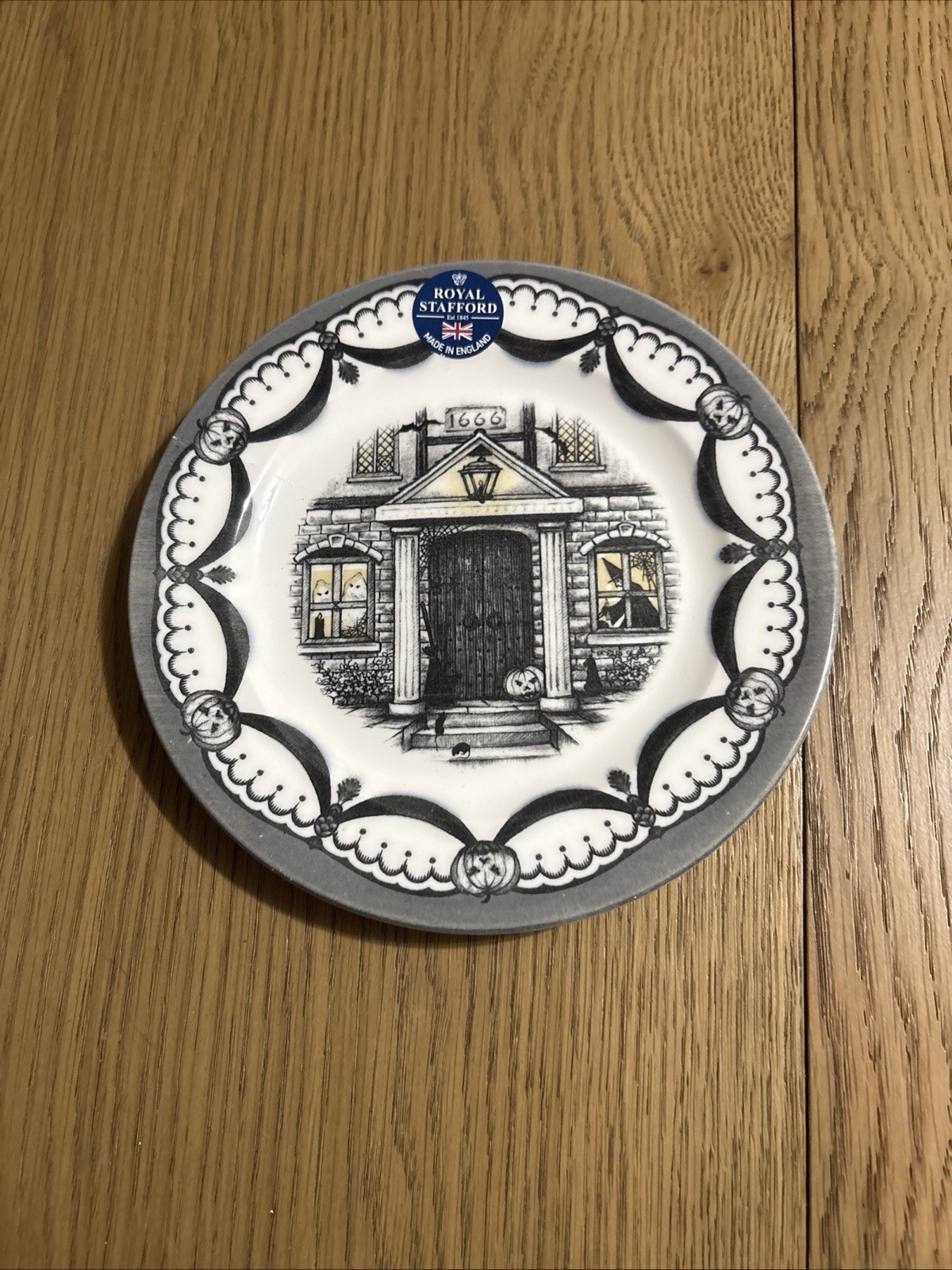 Royal Stafford Halloween Haunted House dinner plates, Set 0f 3
