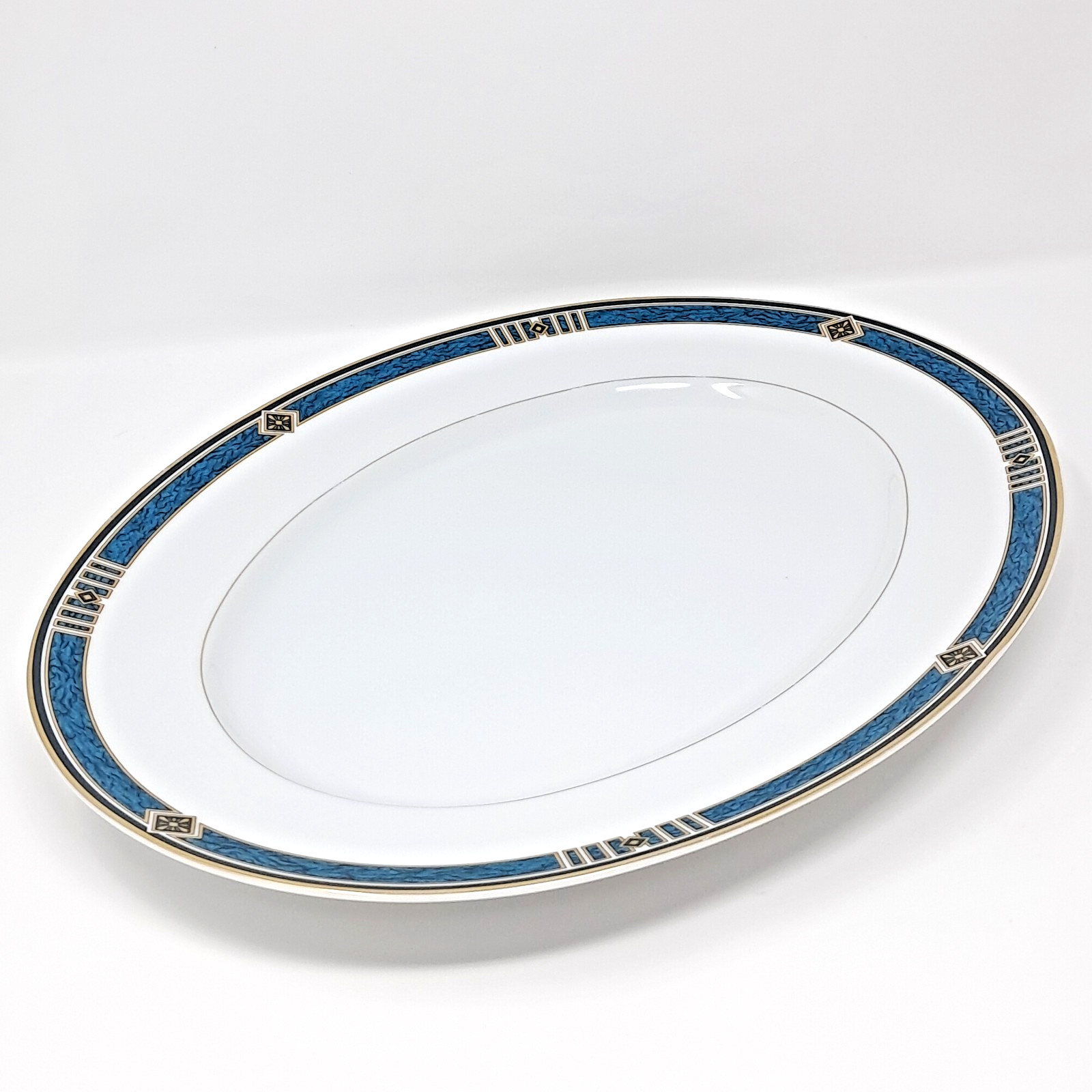 Wedgwood Embassy Collection Kenyon 1995 Platter Japan heavy fine china ceramic