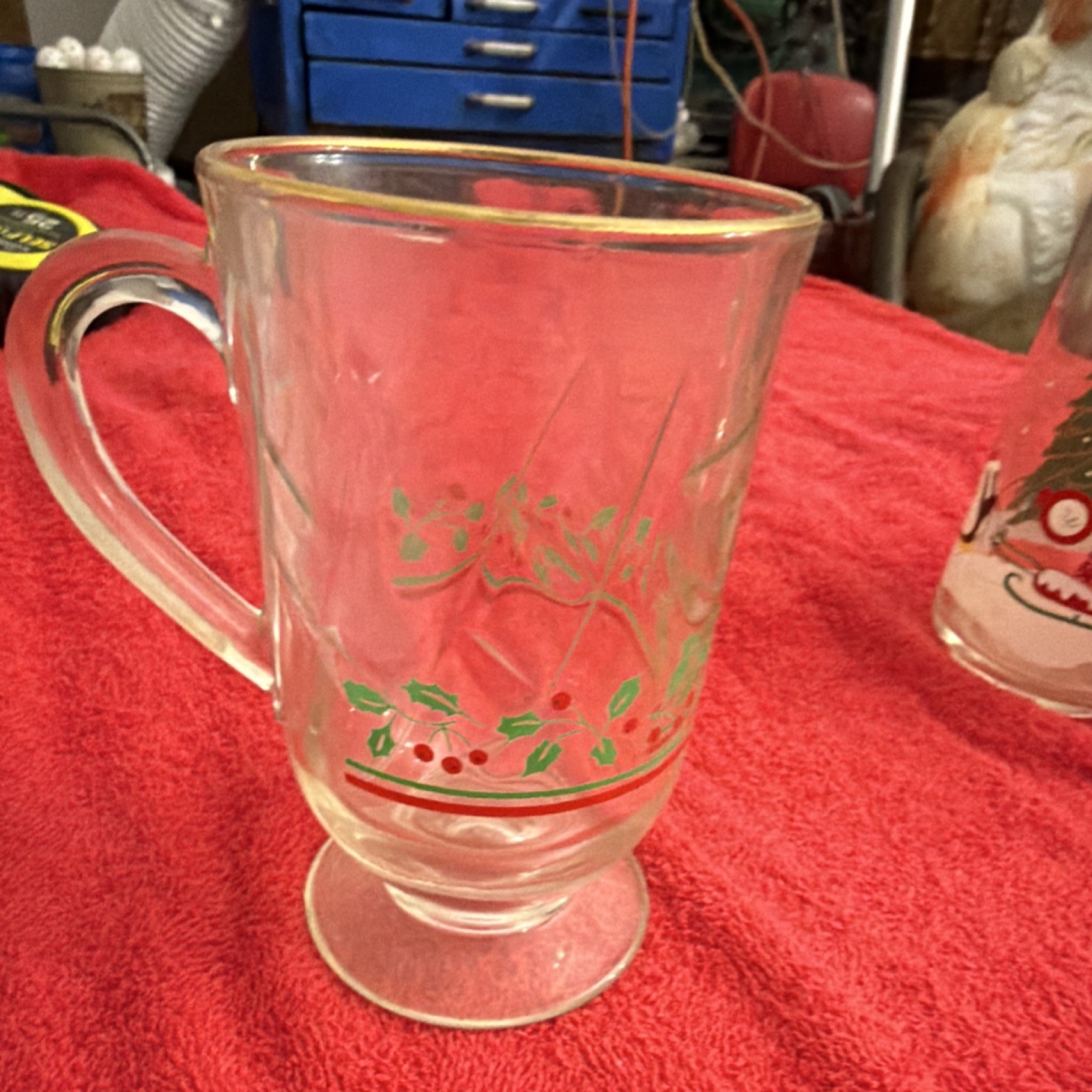 1980s vintage Arby’s coffee mug, berry chriatmas