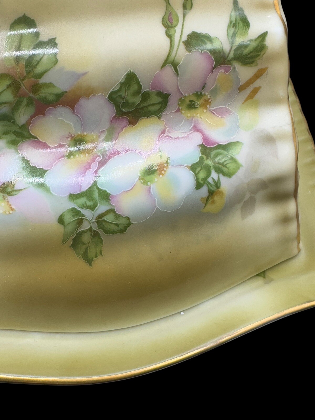 Exquisite Nippon Large Covered Cheese Butter Dish 7.5″ x 6″ Floral Rose
