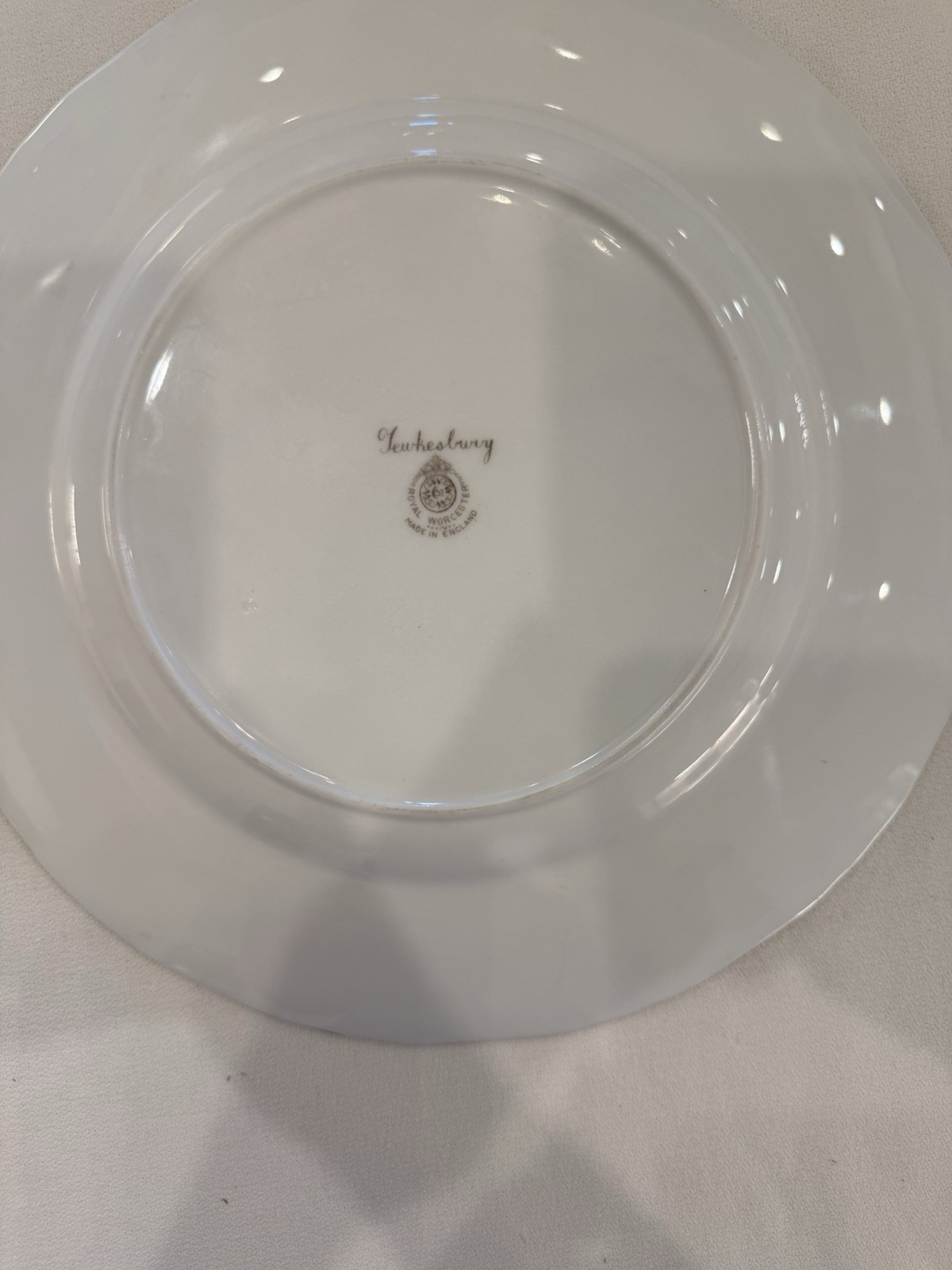 Pristine 1952 Royal Worcester Tewkesbury Plate Signed J. Smith 10.5″