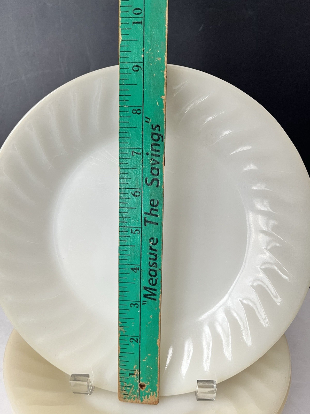 4 Vintage Fire King Oven Ware 9″ Ivory White Milk Glass Swirl Dinner Plates
