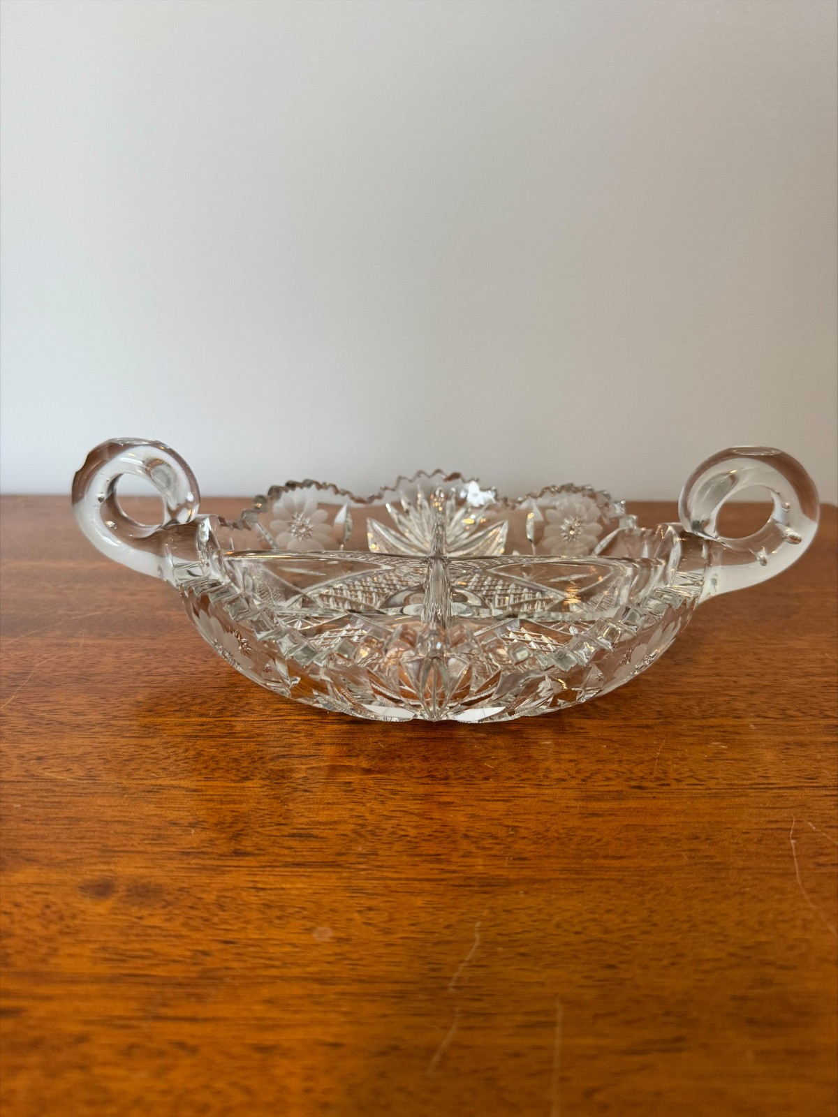 Pretty Vintage Cut Glass Divided Relish Dish with Handles – Starburst 11″x8″