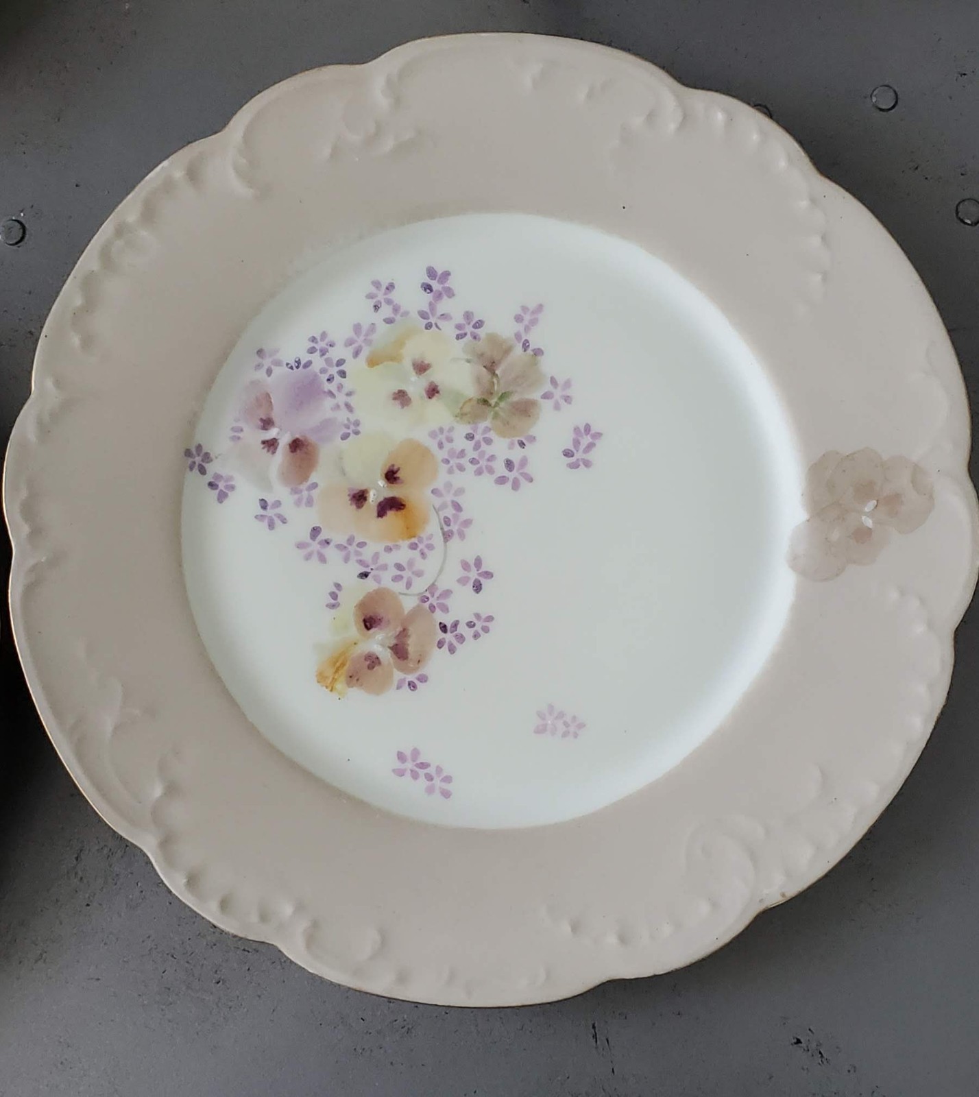 H&Co France Hand Ptd Bread Plate Dtd 1896, Pastel Pansies, Signed, “Mrs Leonard”