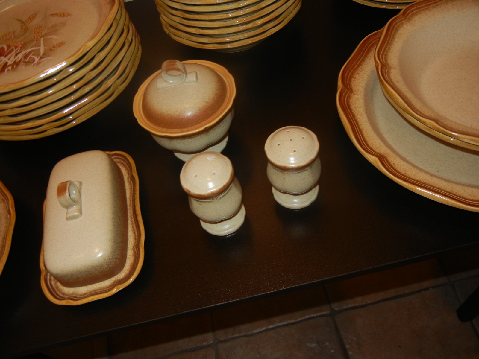 Vintage MIKASA Whole Wheat E8000 Stoneware Dinnerware Set, 35 pieces – PRISTINE!