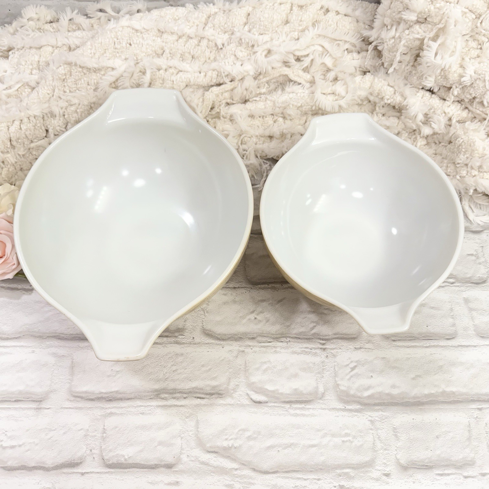 Vtg PYREX Homestead Cinderella Nesting Mixing Bowls 2ct 443 – 2.5 Qt & 444 – 4Qt