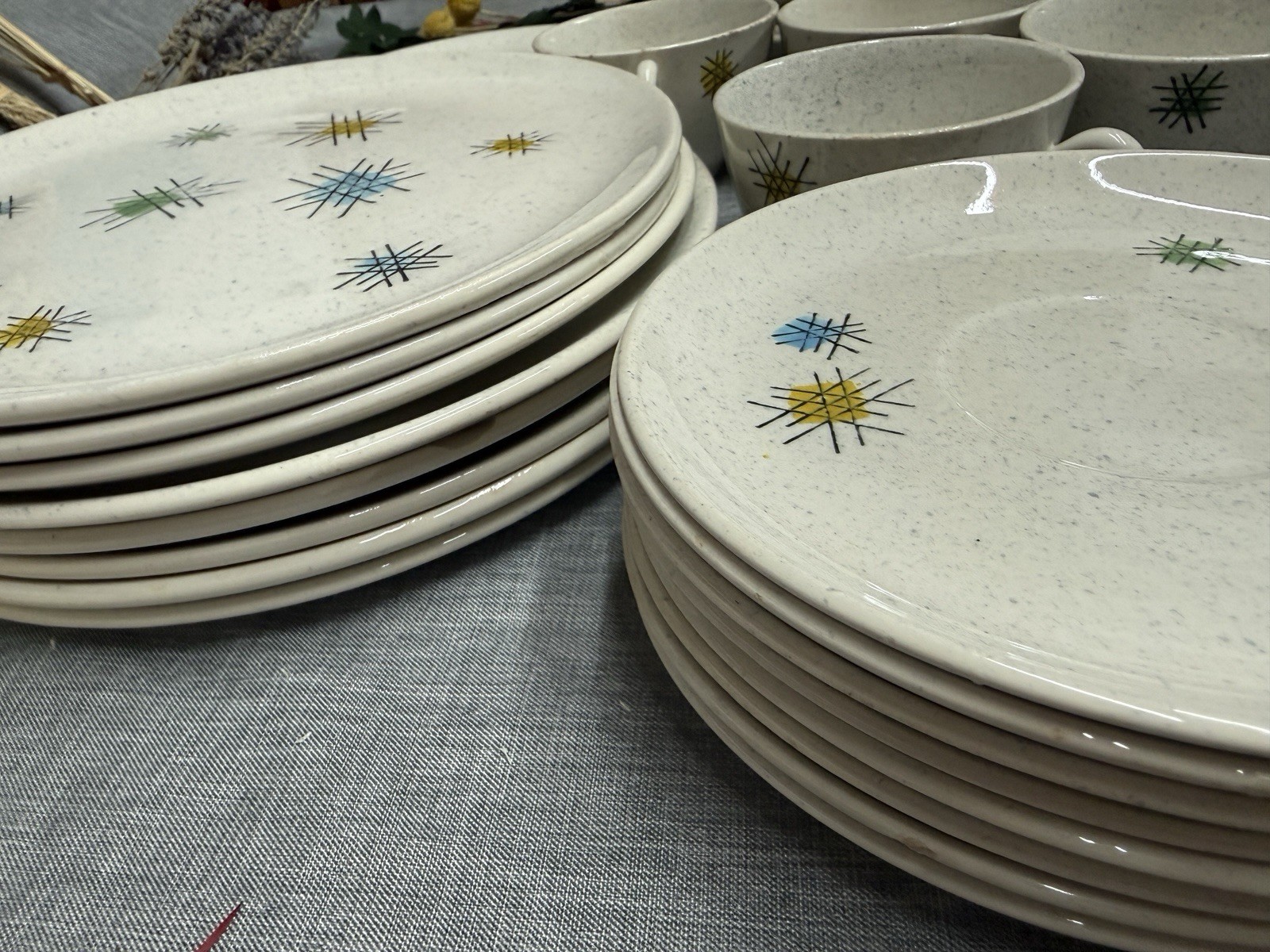 28-Piece Vintage Badonviller France Hand Painted Atomic Starburst Dinnerware Set