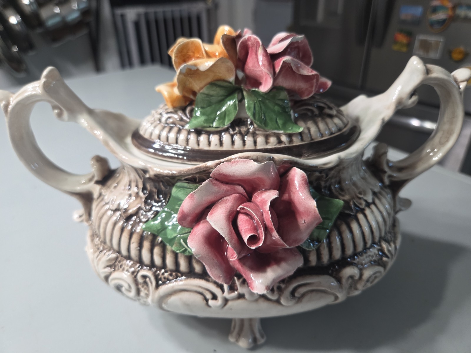 Capodimonte Style Footed Center Bowl/Tureen – Check Pictures As Also Description