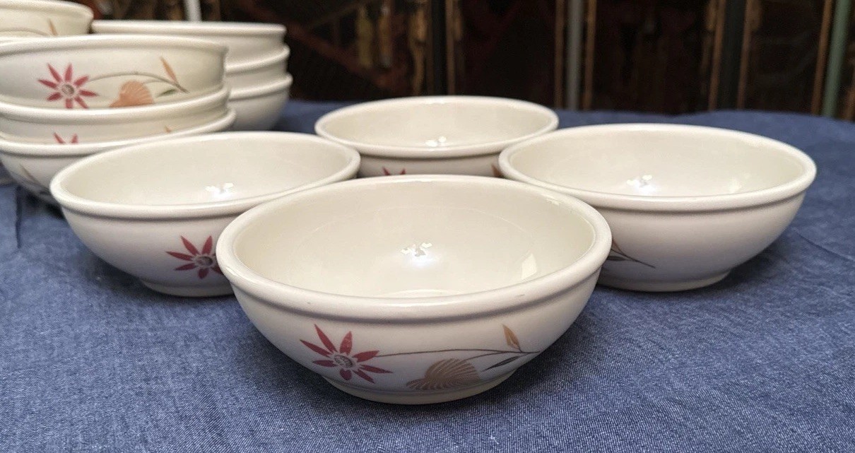 Syracuse China Hearts & Daisies Bowls Set of 4 Vintage 1958 Cereal 5.75″ SY438