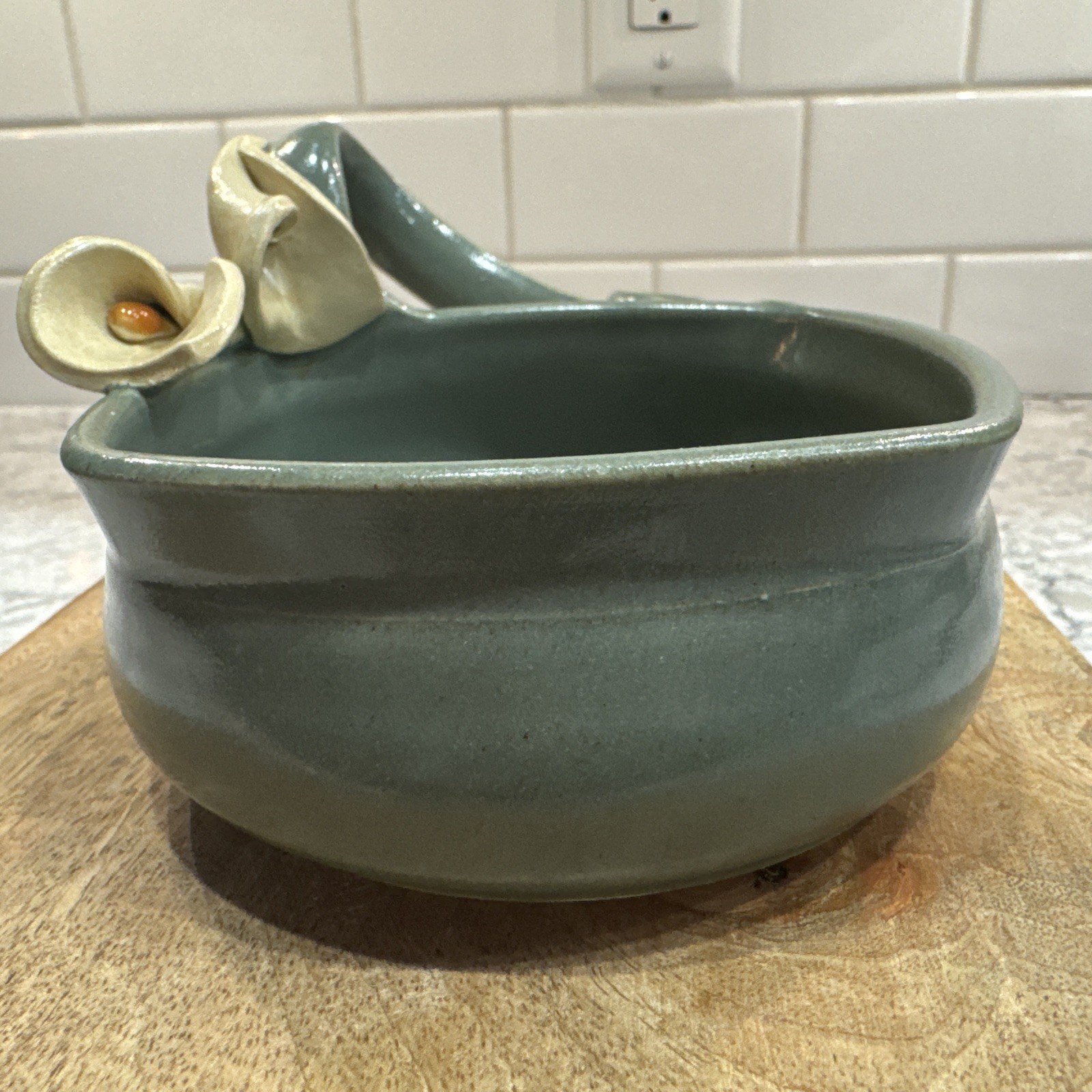 Elaine Lamb Mud Mothers Studio Pottery Bowl Applied Lilies Handle Gray Blue Tan