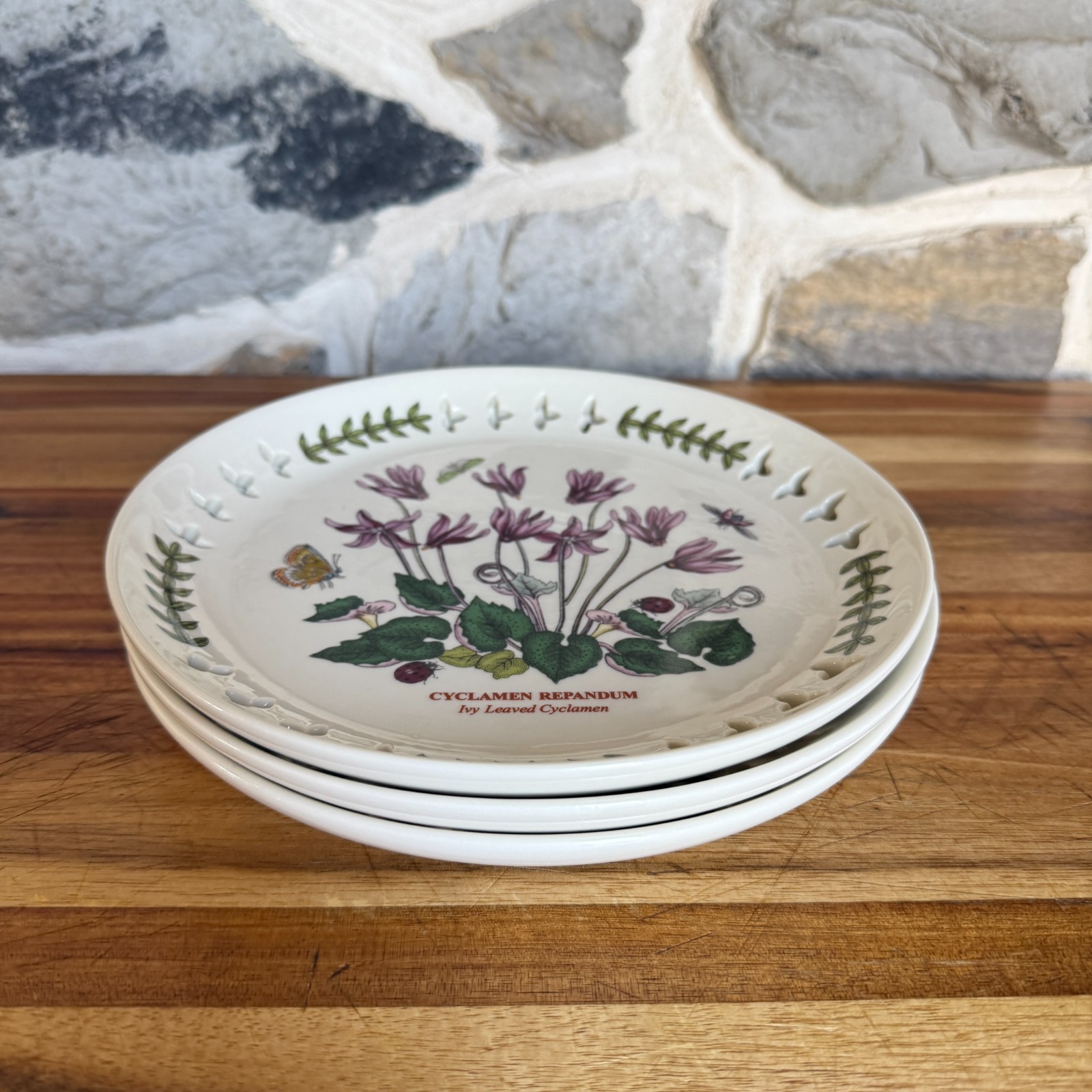 Botanic Garden by Portmeirion Rare Pierced Edge 8.5″ plate-Ivy Leaved Cyclamen