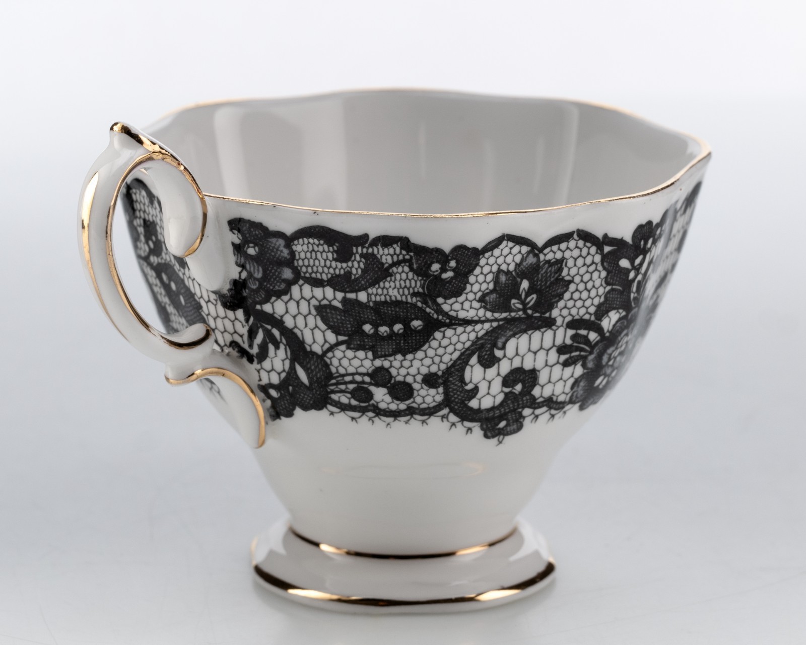 Royal Albert Bone China Tea-Cup Only Senorita Pattern Black Lace Rose 3″ 100g VG