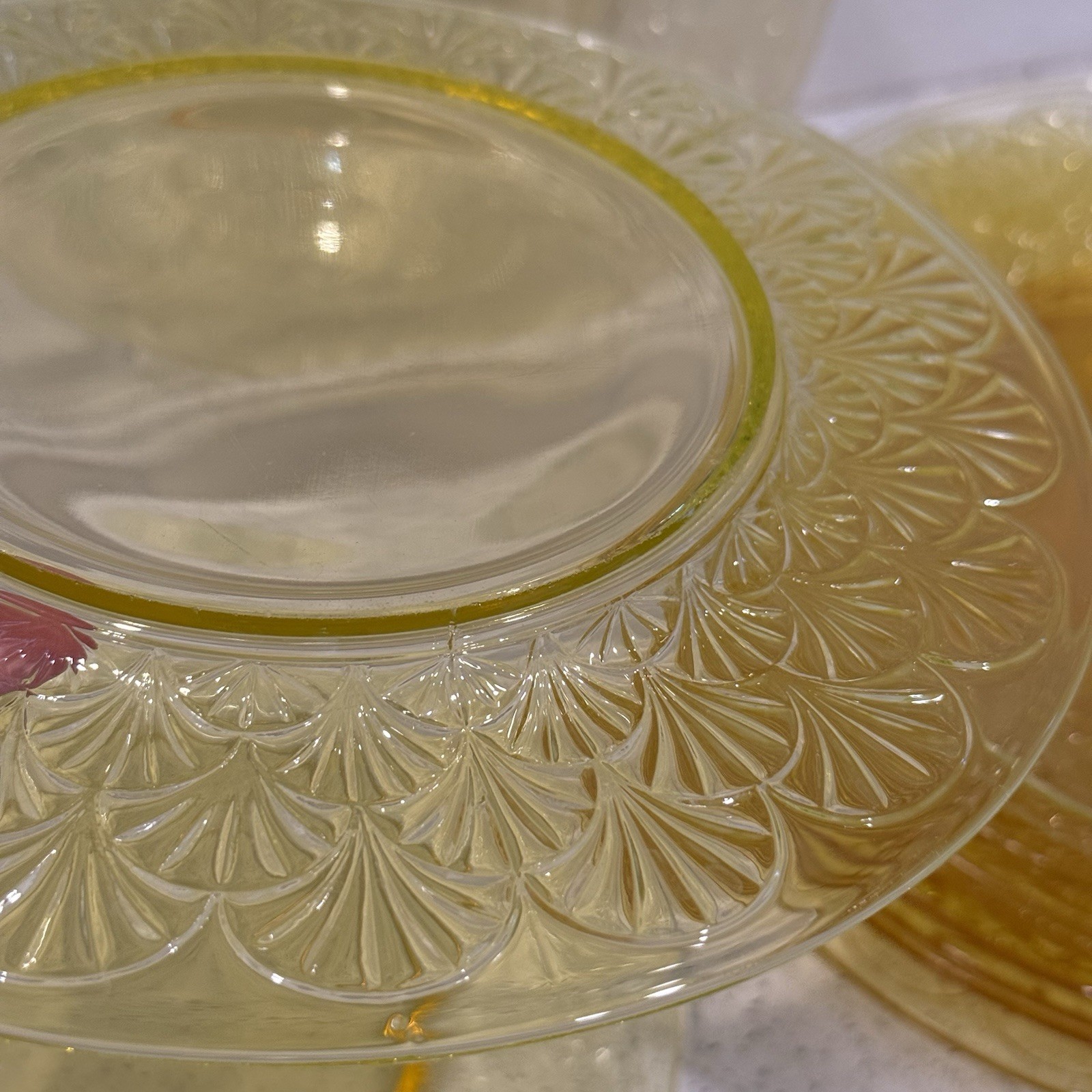 Antique Pukeberg Turkey Tracks Royal Fan Vaseline Uranium Glass 7.75” Plate