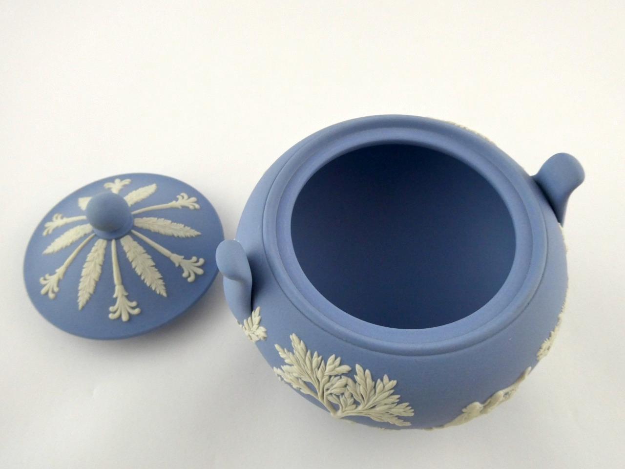 Wedgwood Cream on Lavender Lidded Sugar Bowl with No Inner Glaze GOOD CONDITION