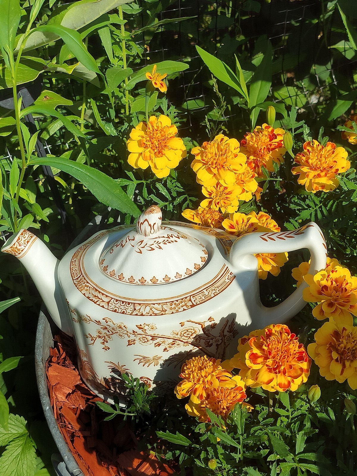 VINTAGE Mason BROWN QUAIL TEAPOT BROWN AND WHITE STONEWARE TEAPOT WILDLIFE