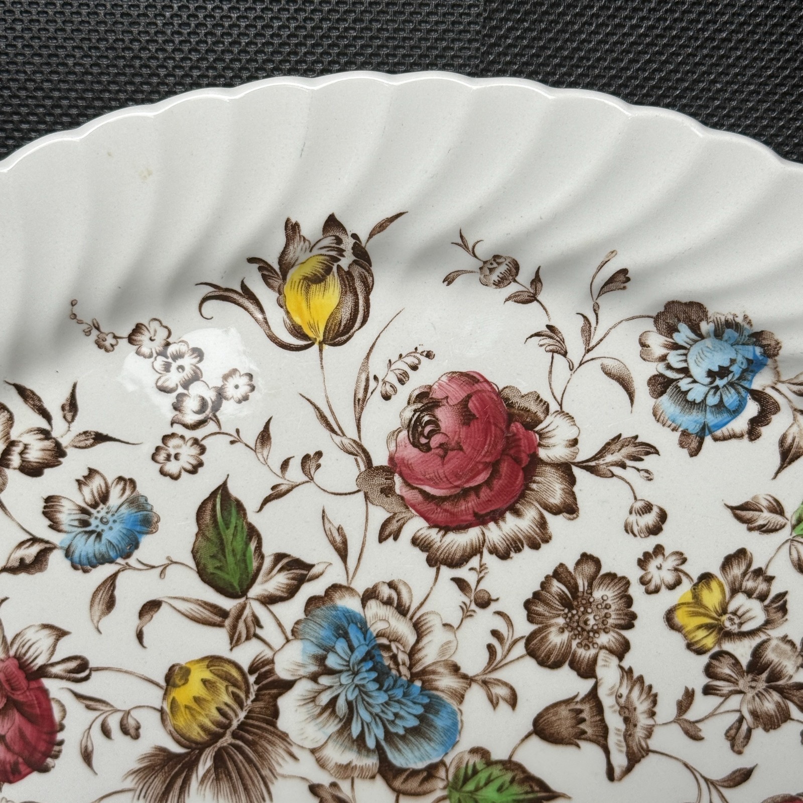Johnson Brothers Staffordshire Bouquet 14″ Oval Serving Platter England Floral