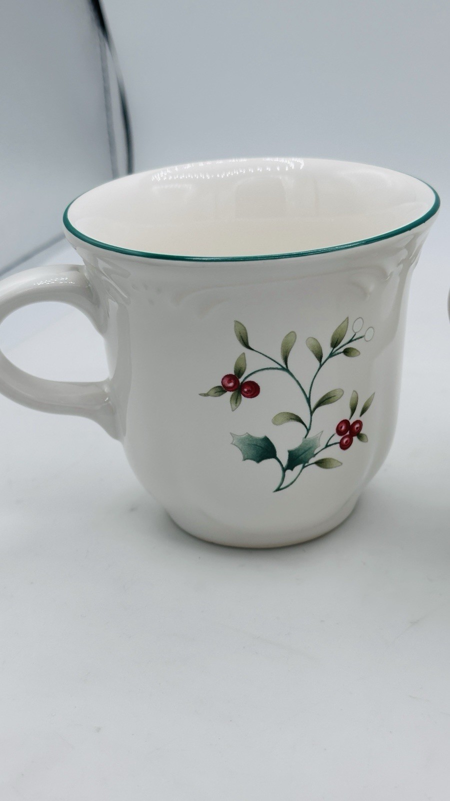 Pfaltzgraff Winterberry Set 4 Coffee Mugs Holly Berry Green Rim Stoneware