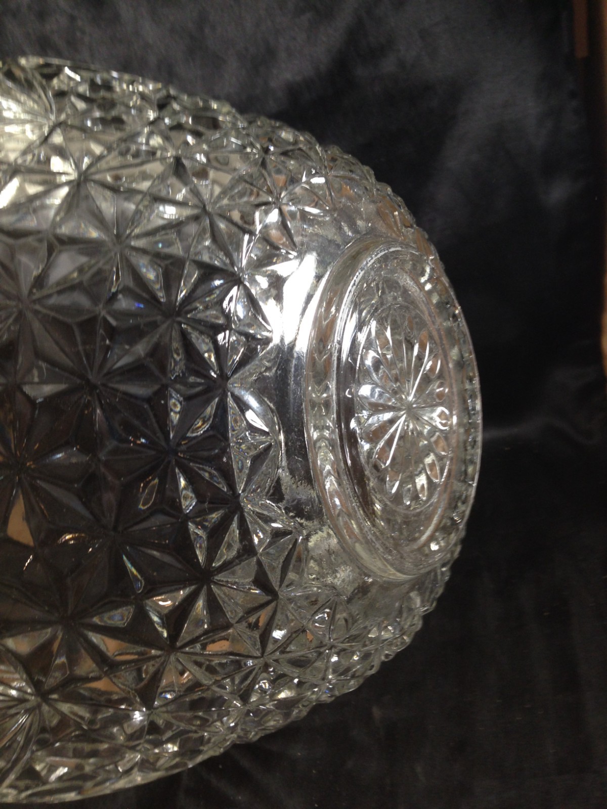 Vintage 1970s Anchor Hocking Arlington Clear Glass Punch Bowl 12″ x 6.25″