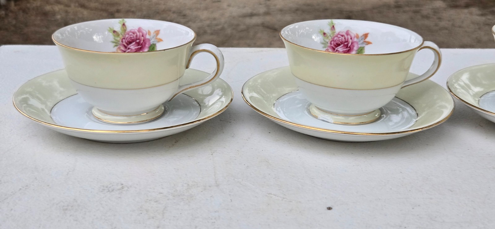 Fuji China Rosette Set of Four Cup W/Saucers Gold Rim Made in Occupied Japan b