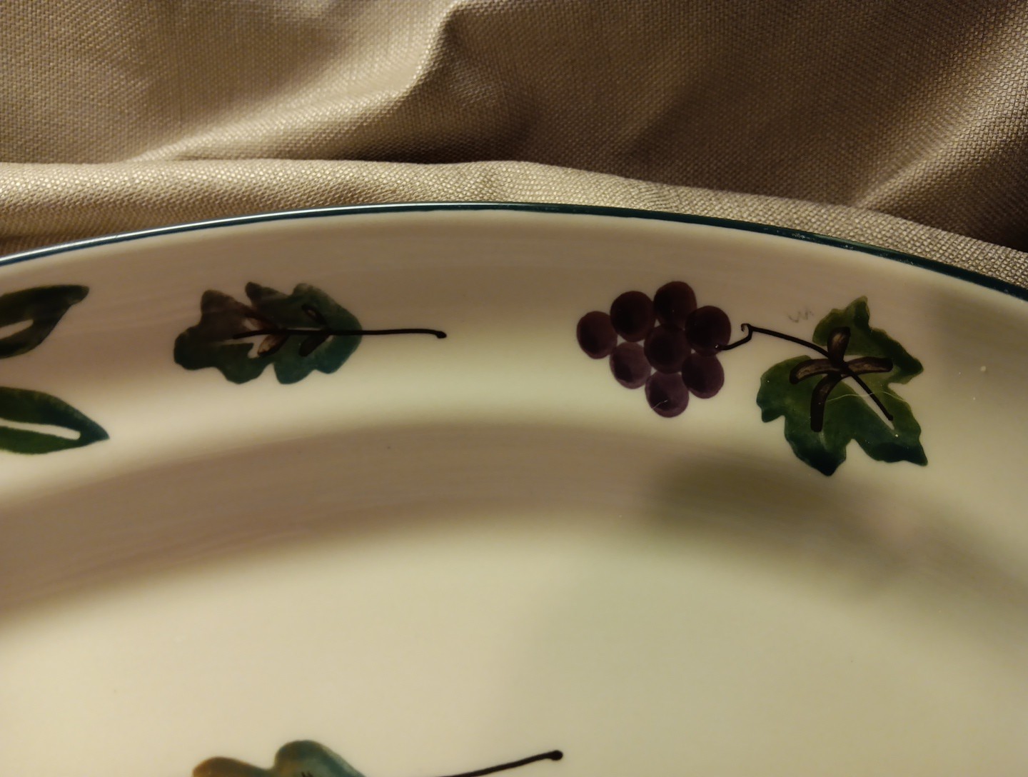 Hartstone Pottery Woodland Grapes Leaves 16 ” Oval Platter EUC🥀