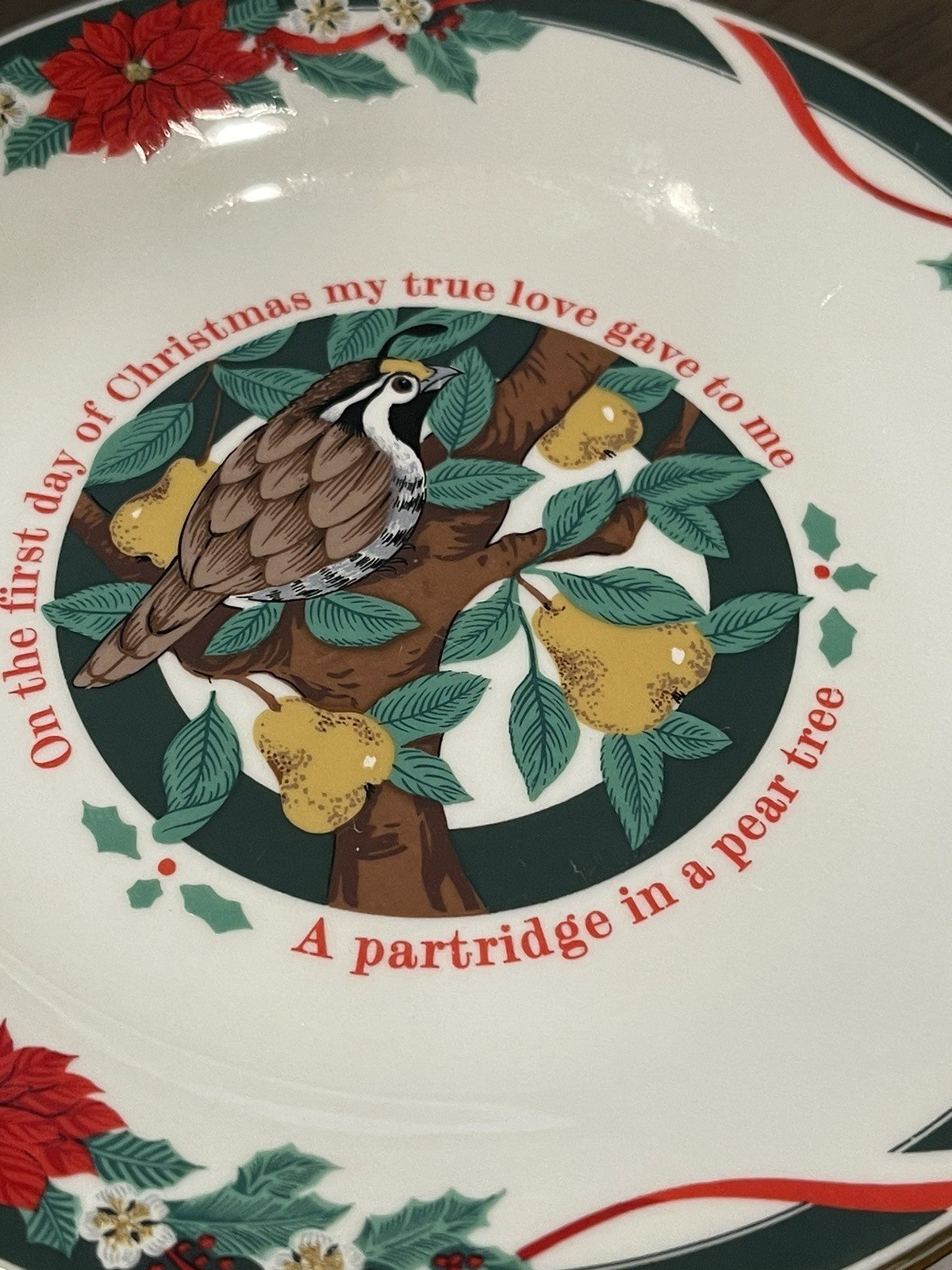 Tienshan Fine China Deck The Halls Christmas Dinnerware 52 Pieces Service For 10