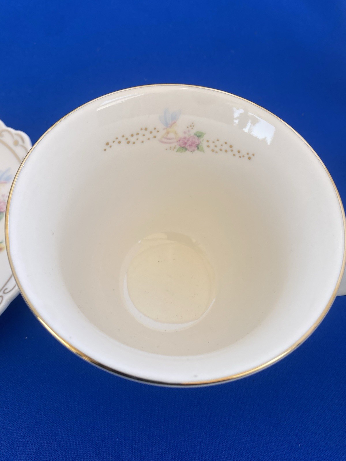 ALICE IN WONDERLAND Tea Cup & Saucer Set Disneyland Excellent Cond. L@@k L@@K!!