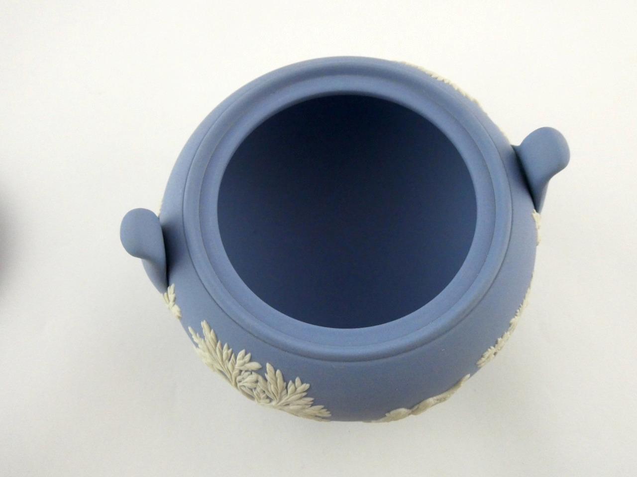 Wedgwood Cream on Lavender Lidded Sugar Bowl with No Inner Glaze GOOD CONDITION