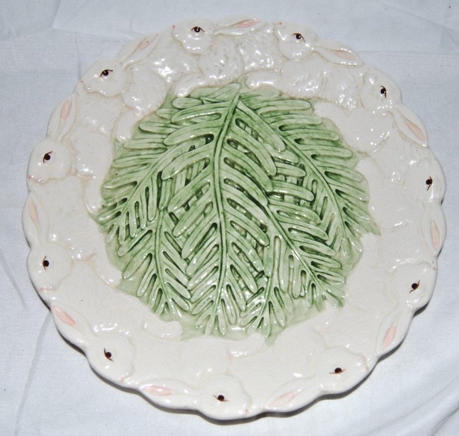 Vintage Mud Pie 2000 Ceramic Rabbit Fern Leaf Plate Majolica Style Easter 8”