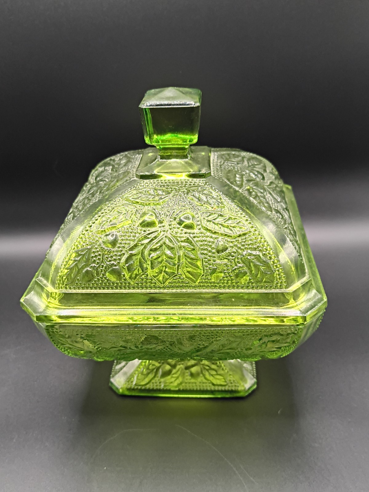 JEANETTE GLASS Green Oak and Acorn Pattern Lidded Vntg W/Uranium Or Maganese