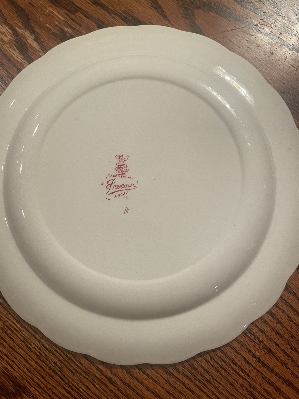 Fresian Imari Dinner Plate England Diameter 10 1/2 Inches Vintage 1920s