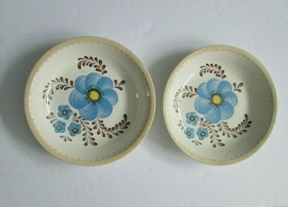 ROYAL CHINA JEANNETTE set of 2 serving-pasta bowls in cream w/ brown-blue floral