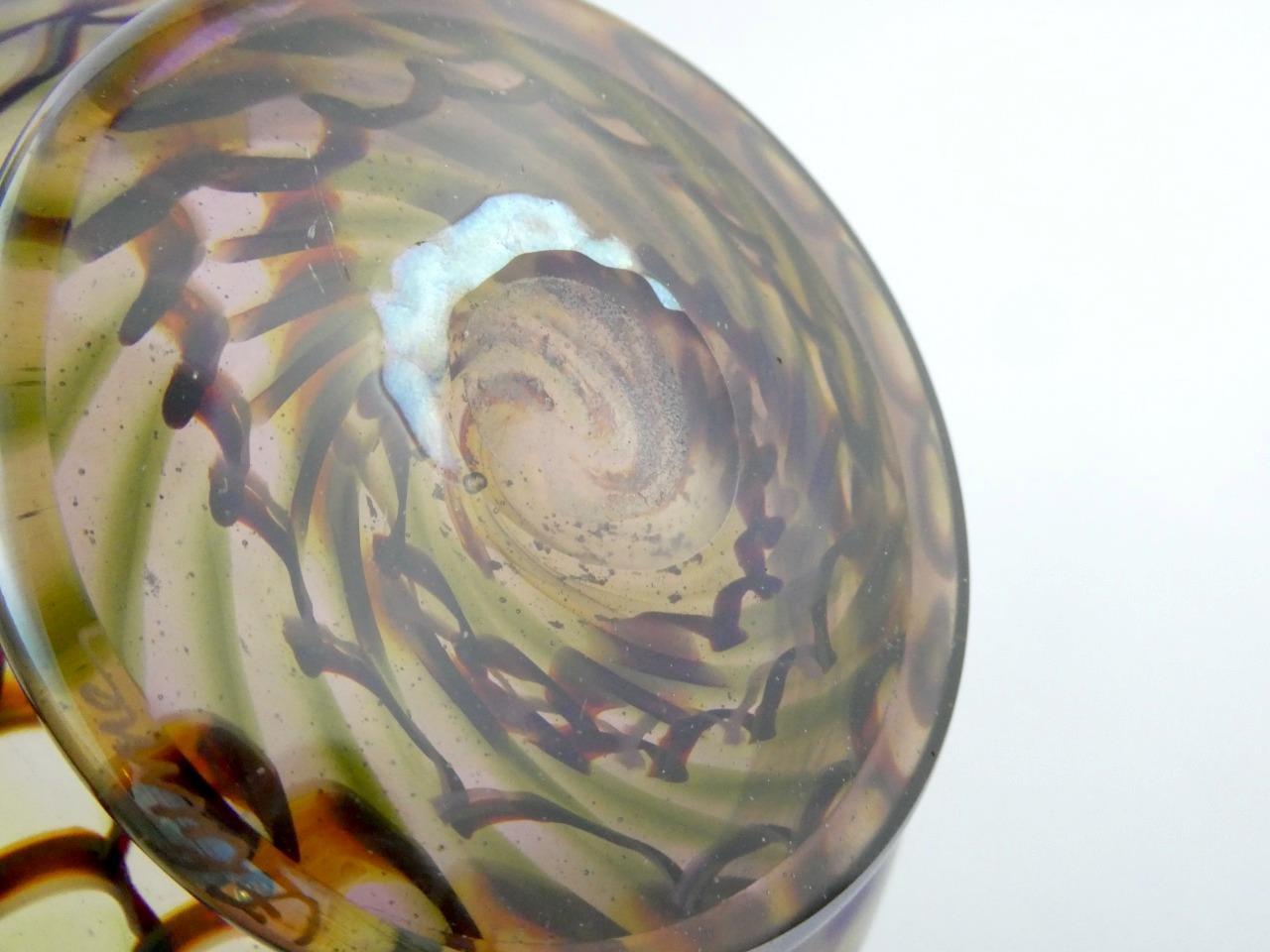 Orient and Flume Iridescent Art Glass Bowl Made in 1977 Signed Base