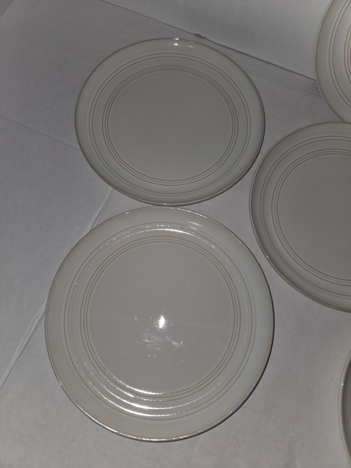 Lot of 6 Pre Owned Pfaltzgraff “Drea White” 8 1/4″ Salad Plates