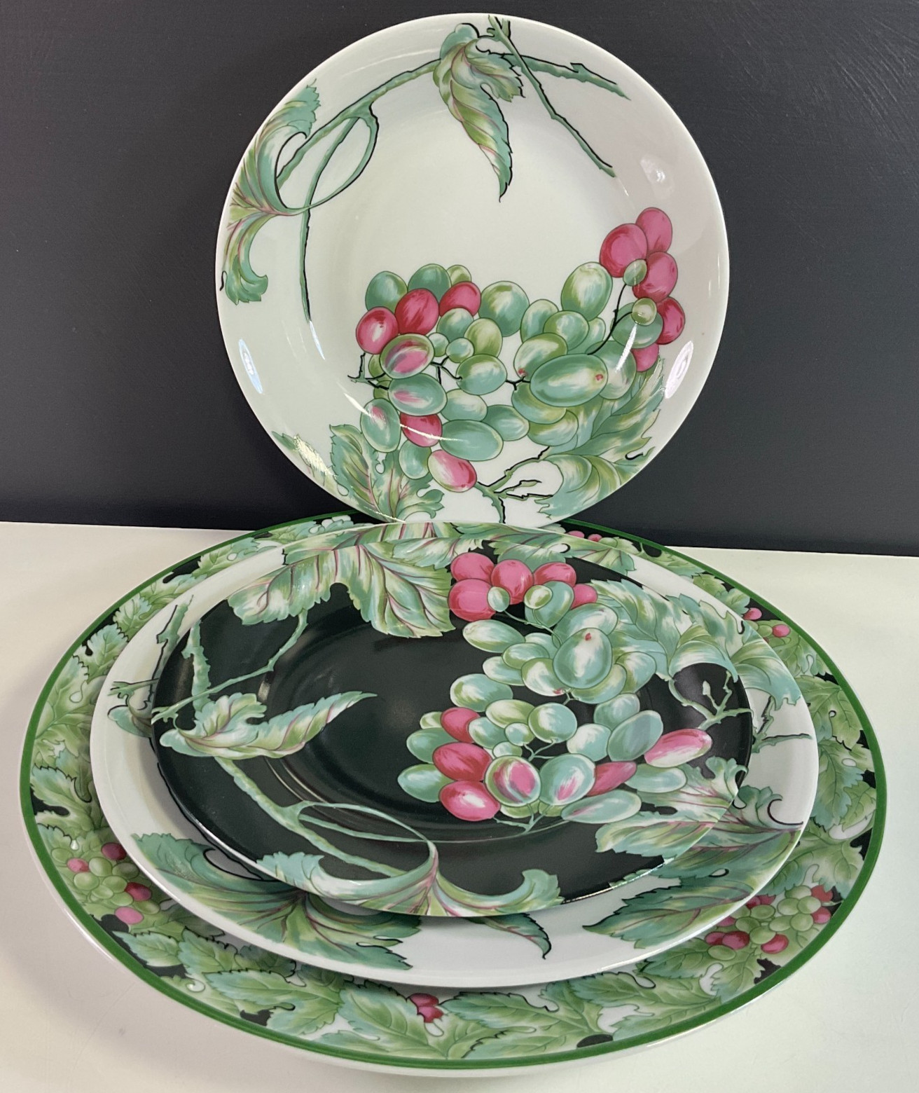 Philippe Deshoulieres Vendanges 4-PCS Place Setting Dinner Salad B&B Plates Bowl