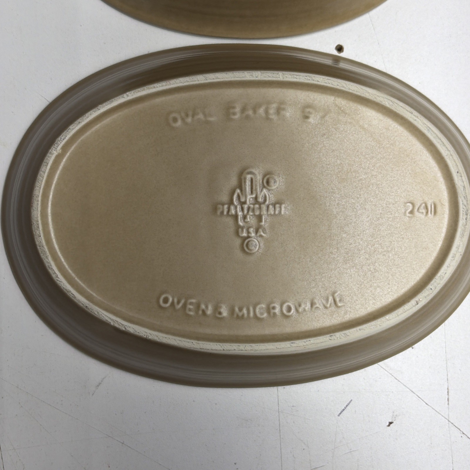 2 Vtg Pfaltzgraff Folk Art Oval Bakers 9.5” & 7.5” 240 & 241