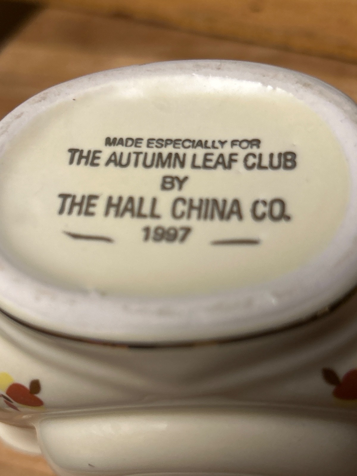 1997 Hall AUTUMN LEAF NALCC 3 3/4″ NAUTILUS CREAMER & SUGAR W/ LID