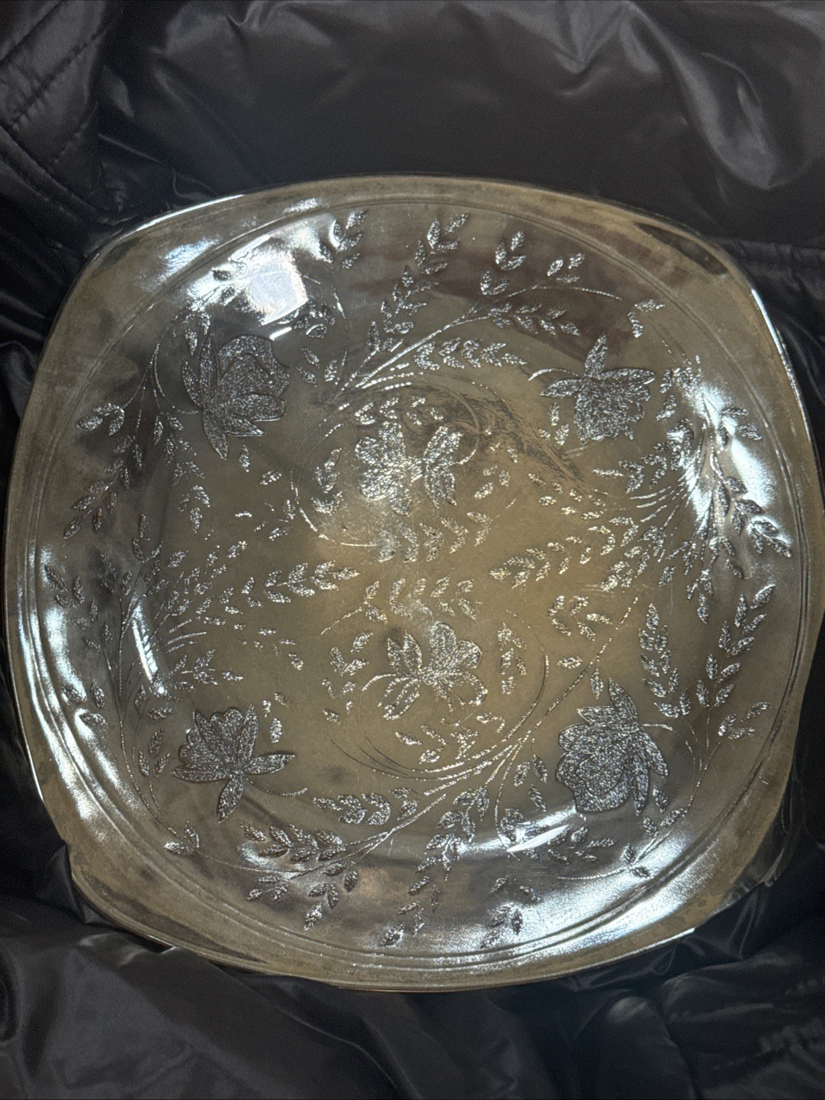 Jeannette Glass Floragold “Louisa” Iridescent Dessert Plates /bowl MCM Marigold