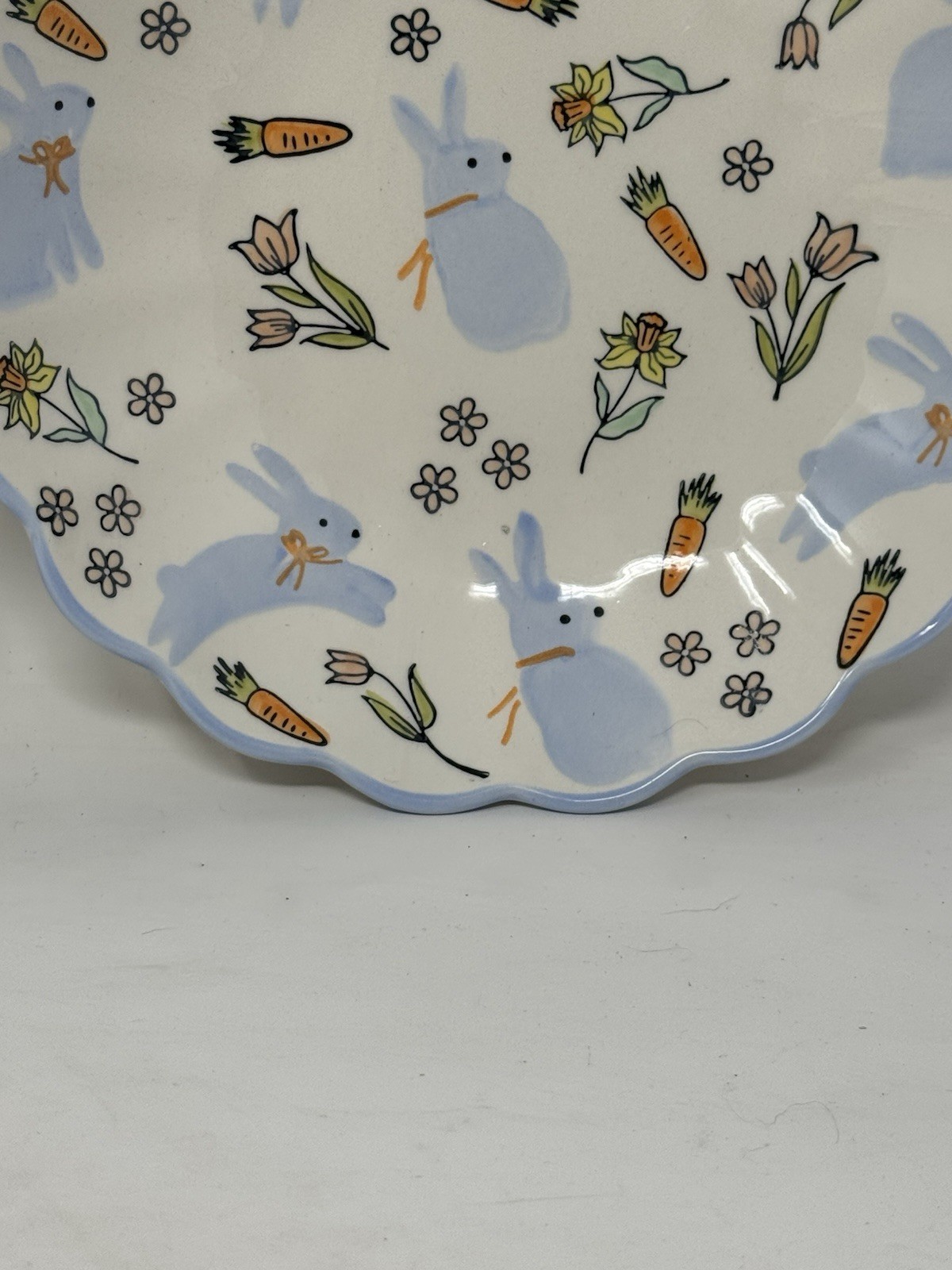 2 Potter’s Studio Blue Easter Bunny Floral Scalloped 8.5″ Pasta Bowls springtime
