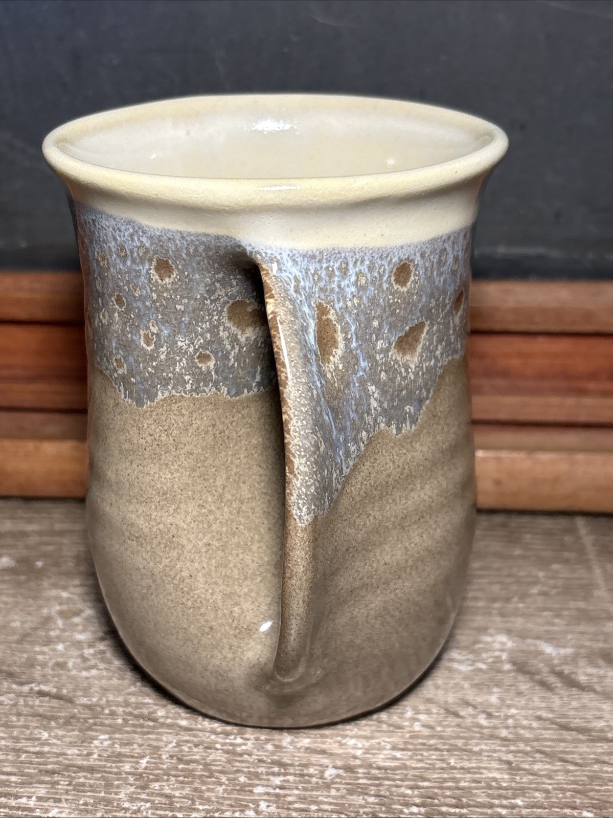 Neher Art Pottery Hand Warmer Mug Signed Tan Blue Gray Drip Glaze 2019 E11