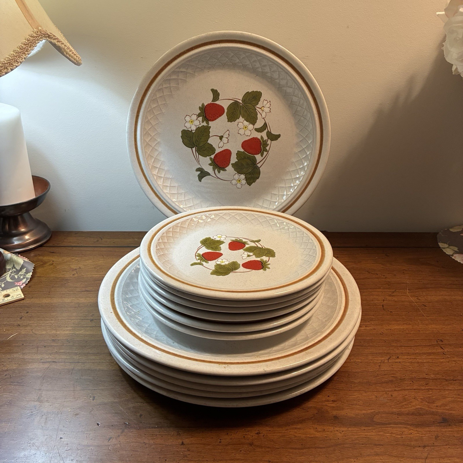 12 Vintage Paramount by Nikko Strawberry Pattern Dinner&Salad Plates 6 Each EUC