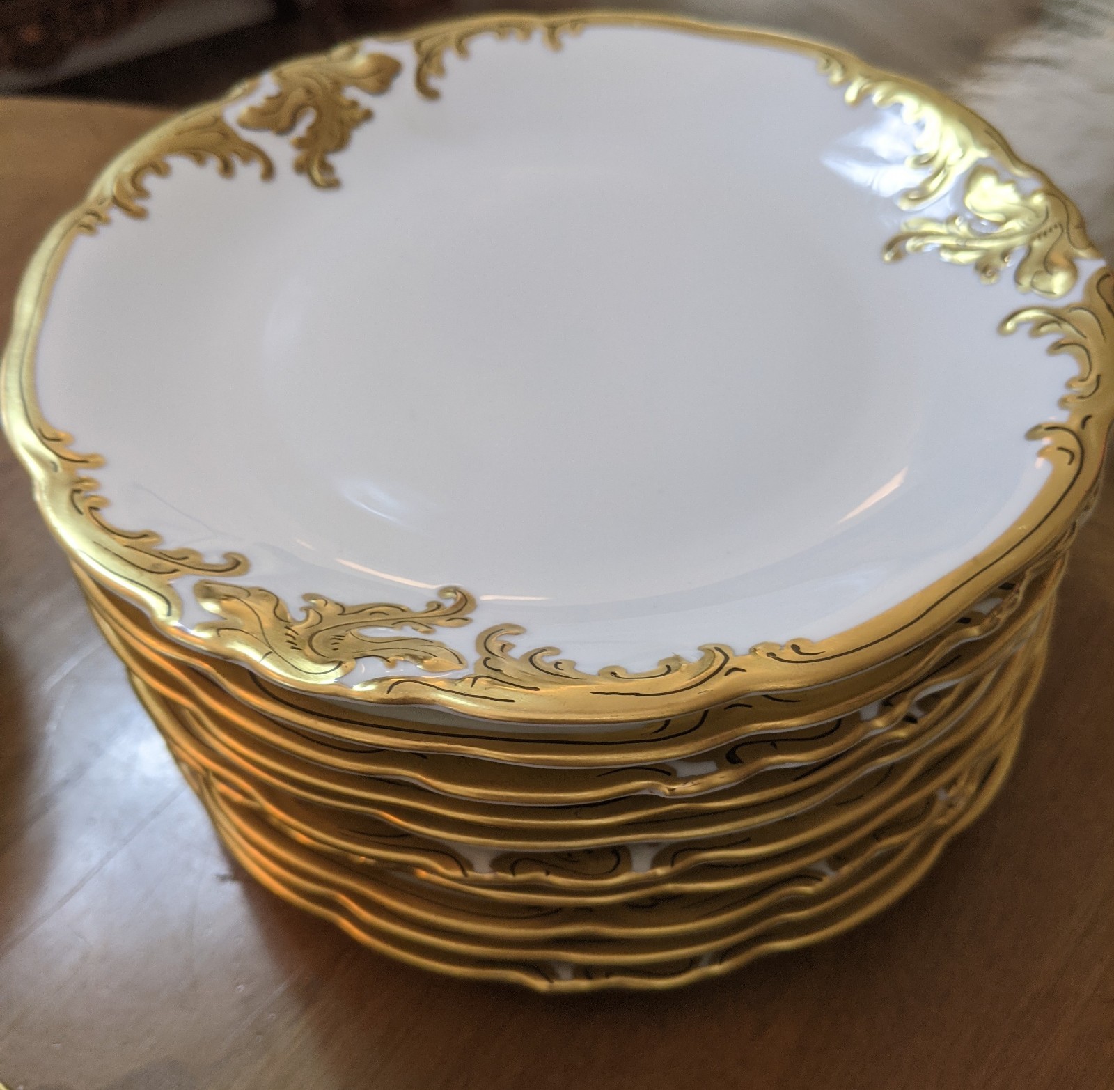 WALBRZYCH WAWEL CHINA POLAND GOLD GILDED EDGE COMPLETE SERVICE FOR 10 UNBOXED