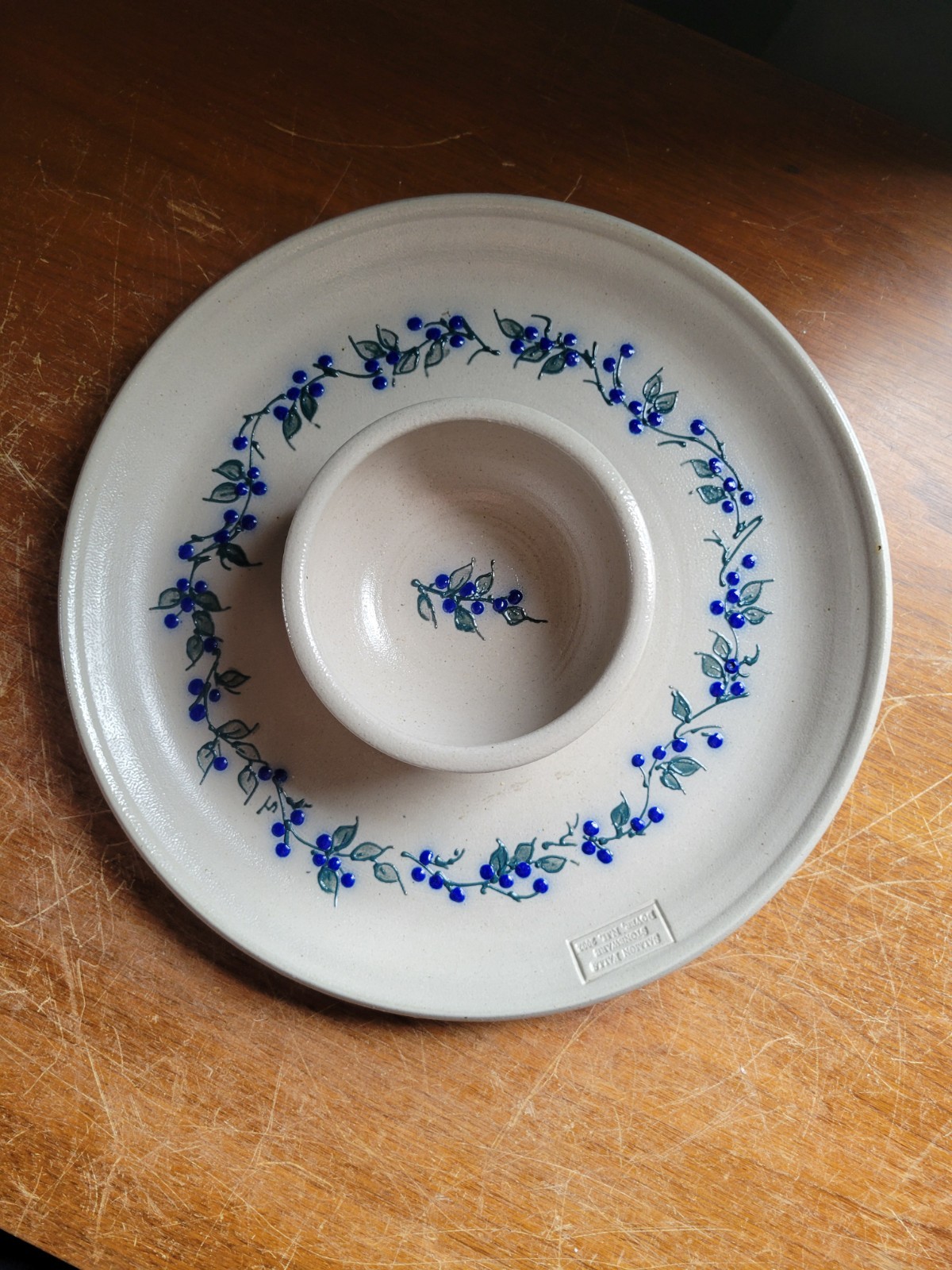 Salmon Falls Stoneware Blueberry & Green Vine 2002 Chips And Dip Platter