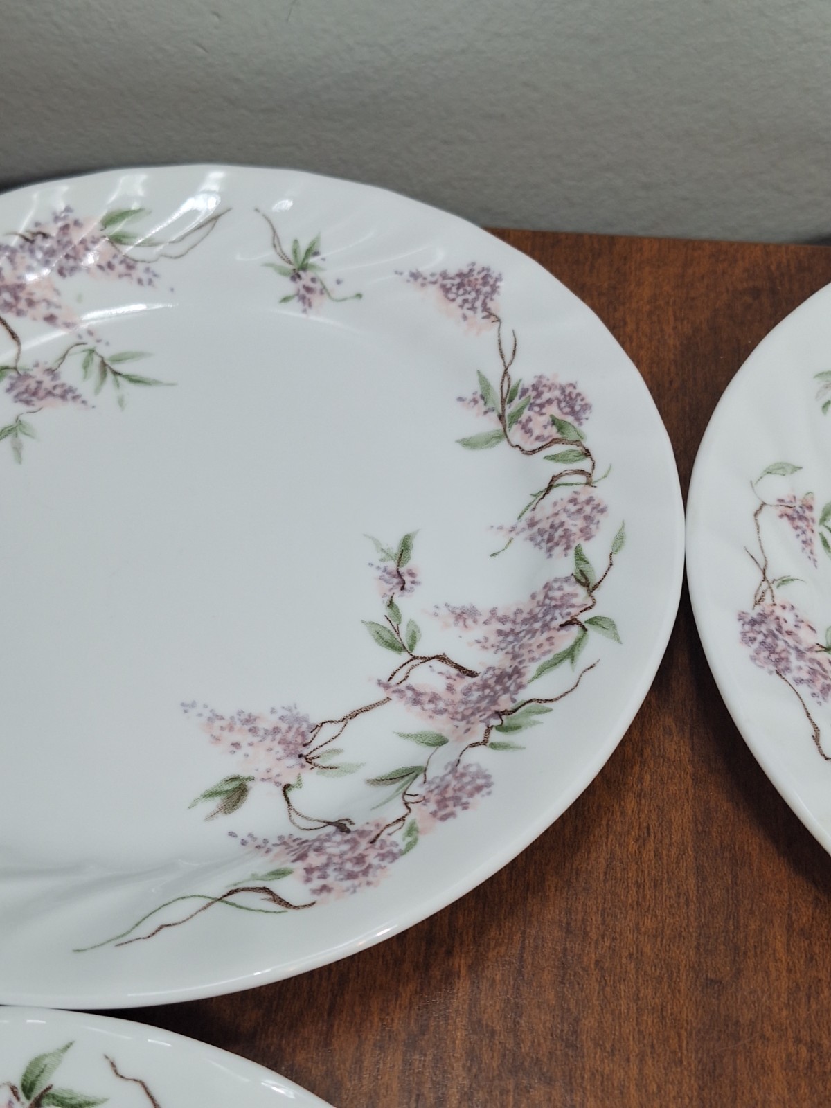 Vtg Corelle Set Of 4 Wisteria Salad Plates Lilac Purple 7.25 Inch Cottagecore