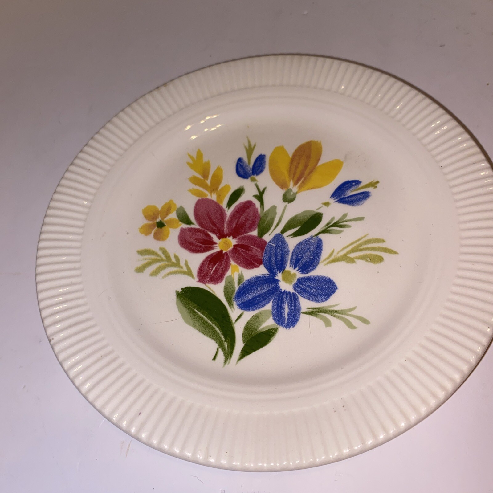 VINTAGE SALEM CHINA ‘VICTORY’ SHAPE “SUN VALLEY” 6.5″ BREAD PLATE SALEM, OHIO