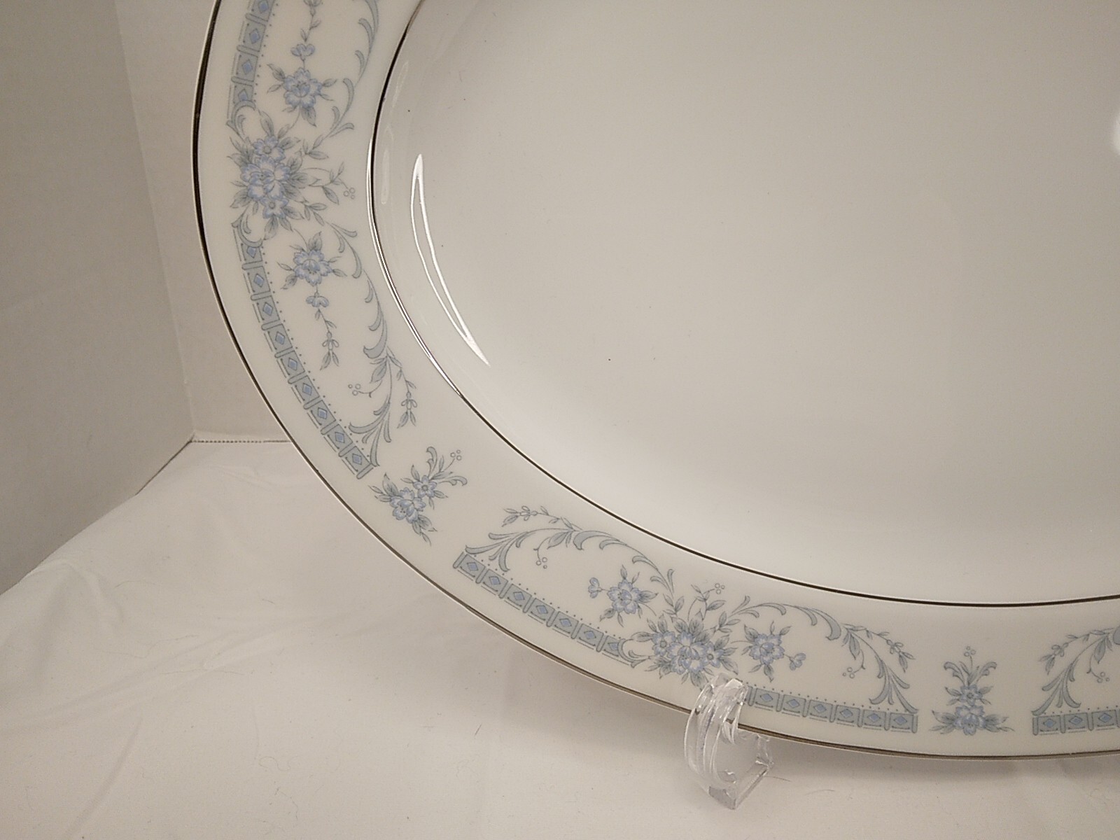VINTAGE SHEFFIELD BLUE WHISPER 14” x 10.75″ PORCELAINSERVING PLATTER JAPAN USED