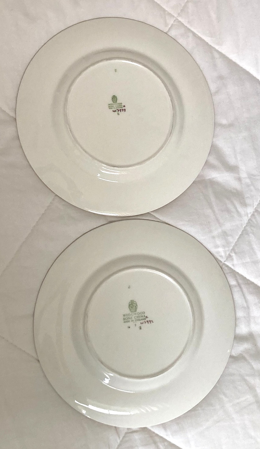 Vintage WEDGWOOD BONE CHINA Made in England 8 1/8″ SALAD PLATES Gold Trim SET 2
