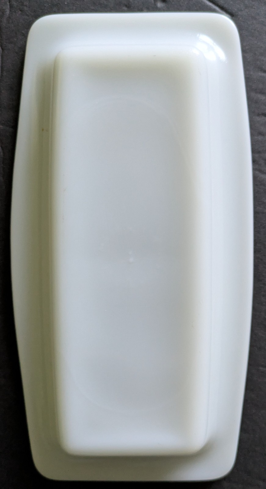 Vintage Corelle PYREX “Butterfly Gold” Pattern Butter Dish. Excellent Condition.