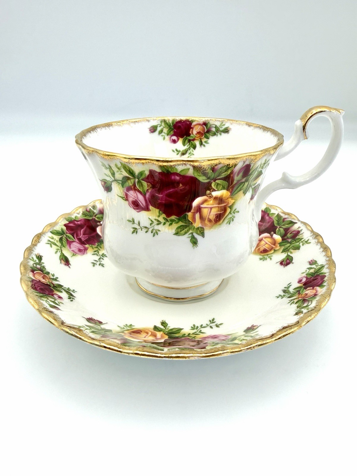 Royal Albert Old Country Roses – Oversized Cup & Saucer Set
