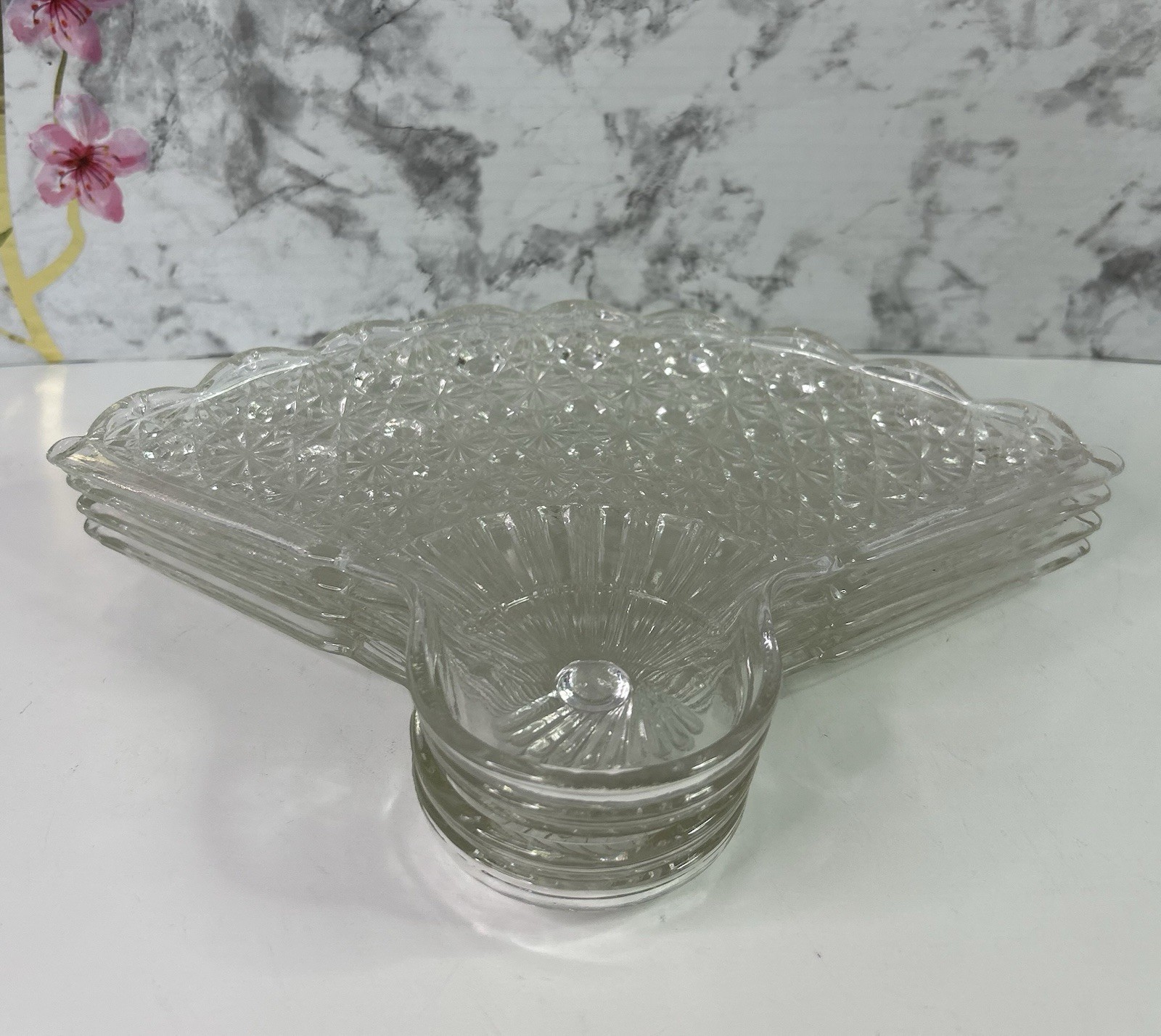 4 Vintage Anchor Hocking Daisy & Button Clear Glass Fan Snack Plates Trays 10.5″